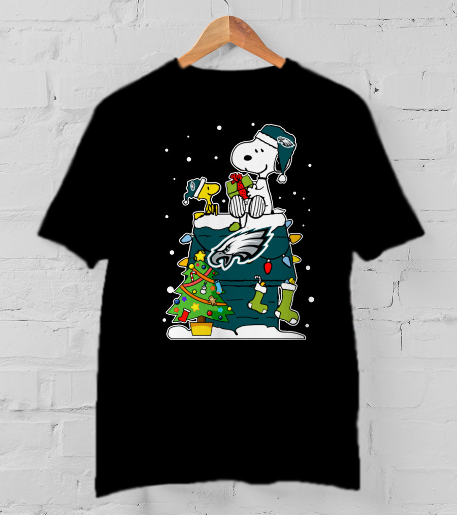 Philadelphia Eagles Christmas Snoopy And Woodstock Football Fan T-Shirt