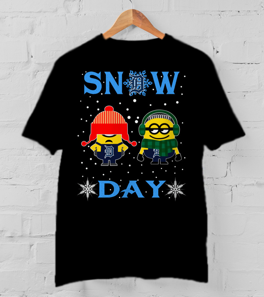Snow Day For Detroit Tigers And Minion Fans T-Shirt