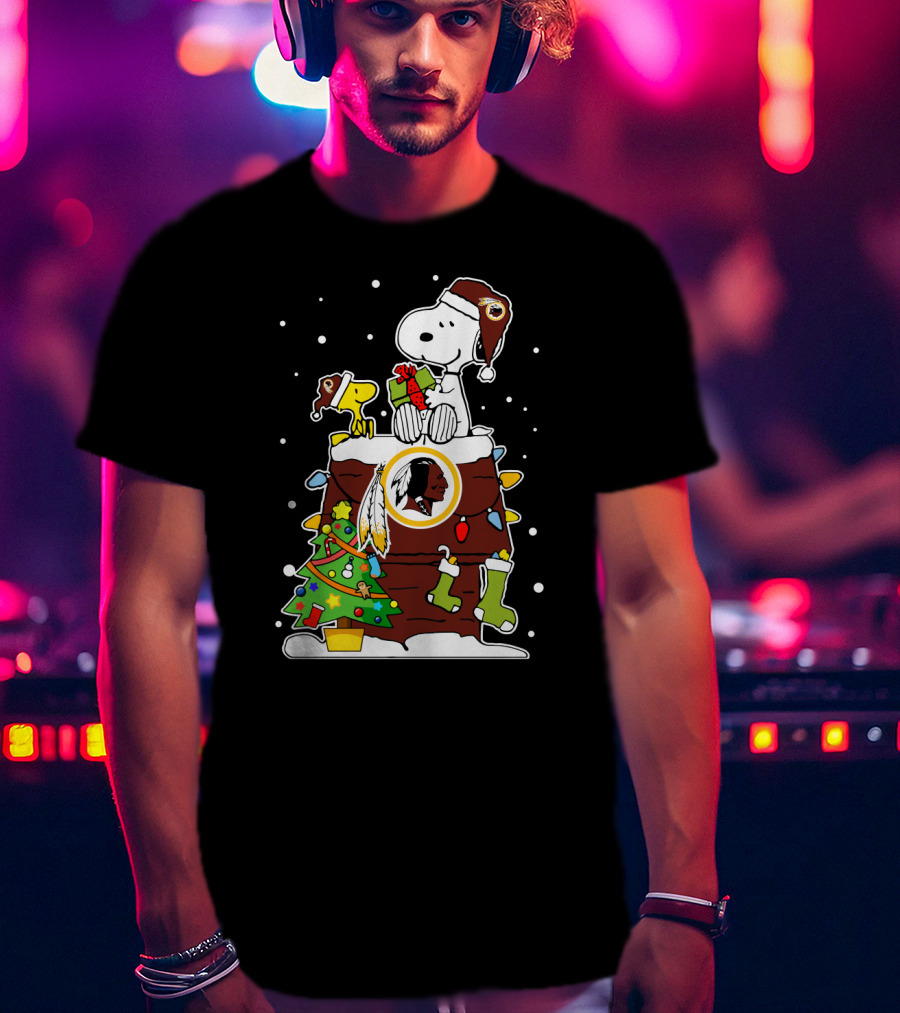 Washington Redskins Snoopy And Woodstock Christmas Theme T-Shirt