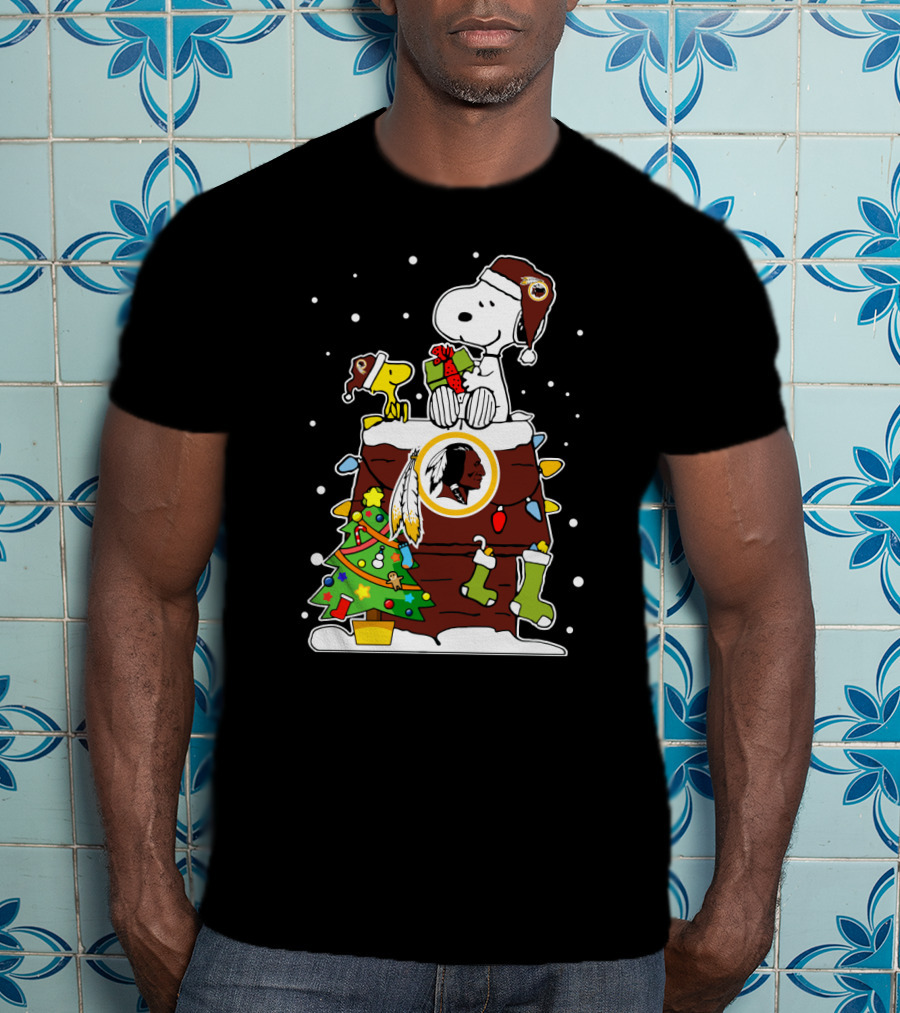 Washington Redskins Snoopy And Woodstock Christmas Theme T-Shirt