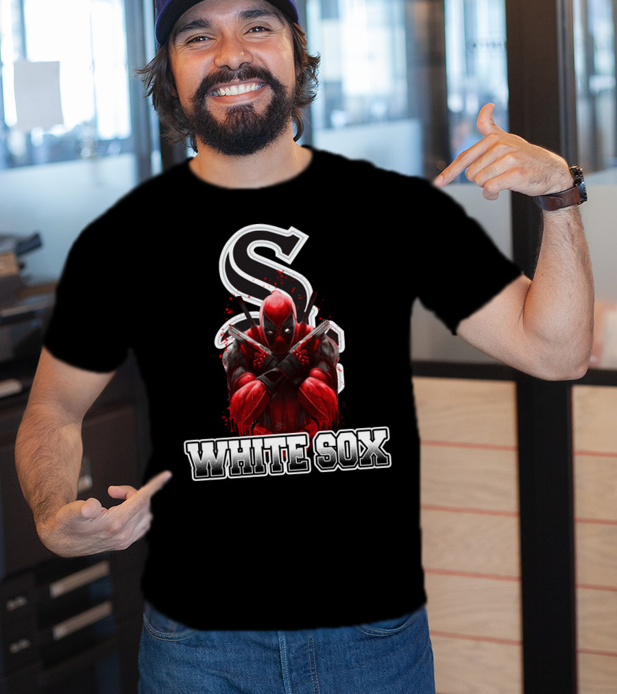 Chicago White Sox Deadpool Crossover Logo Fan T-Shirt