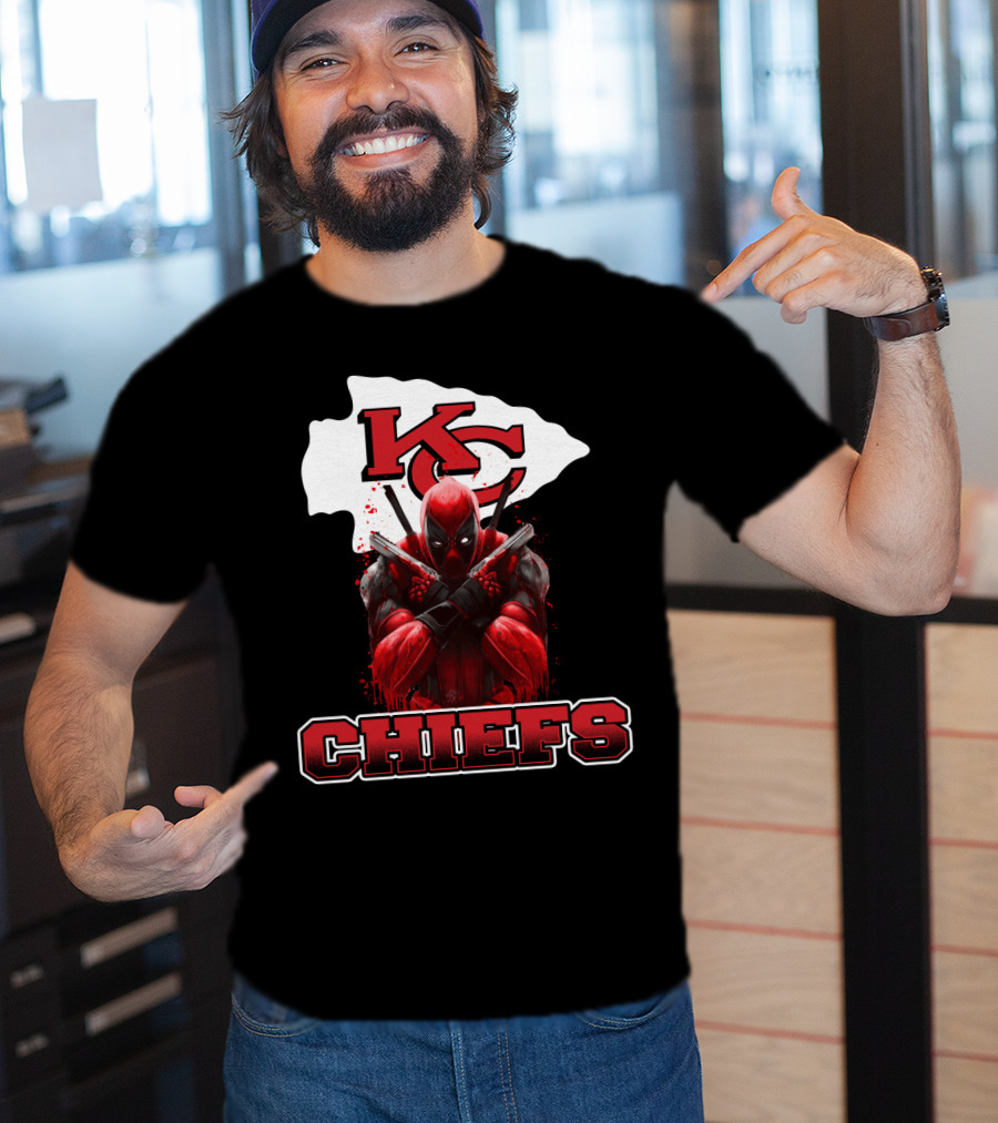 Kansas City Chiefs Deadpool Crossover Fan T-Shirt