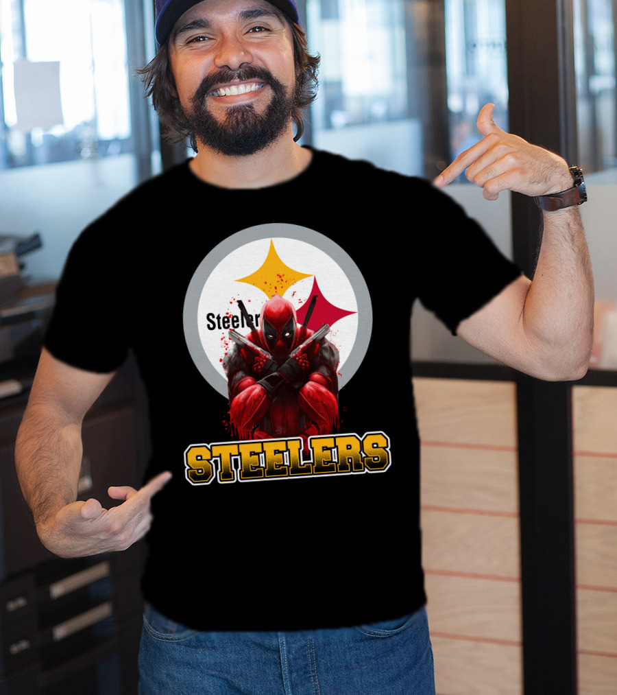 Steelers Deadpool Crossover With Pittsburgh Steelers Logo And Character Pose T-Shirt