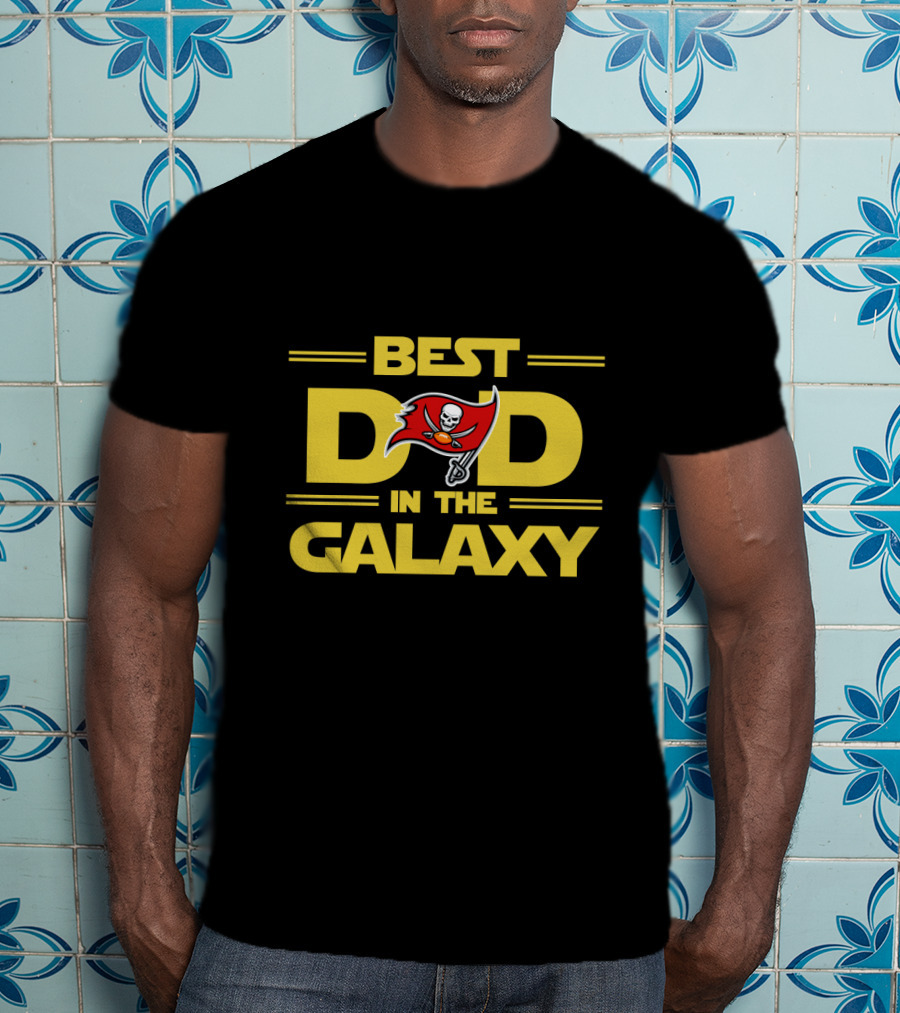 Best Dad Tampa Bay Buccaneers Pirate Flag In The Galaxy T-Shirt