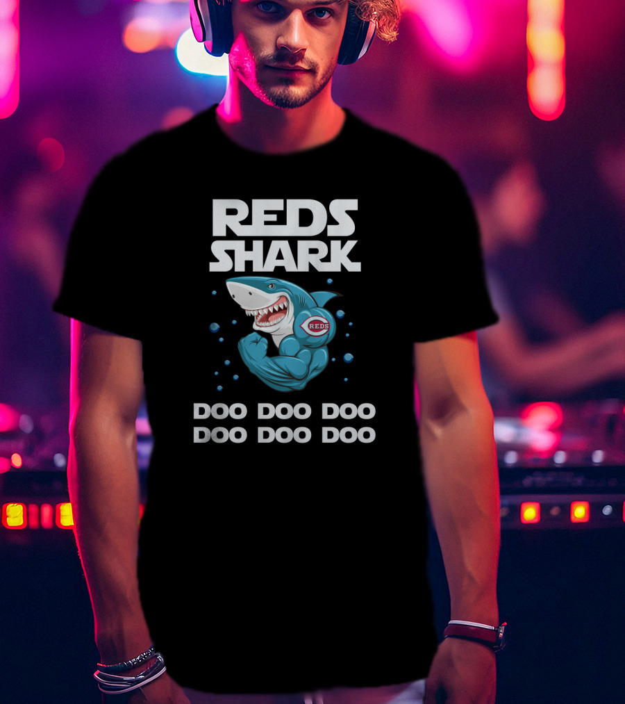 Reds Shark Doo Doo Doo Reds Shark Doo Doo Doo T-Shirt