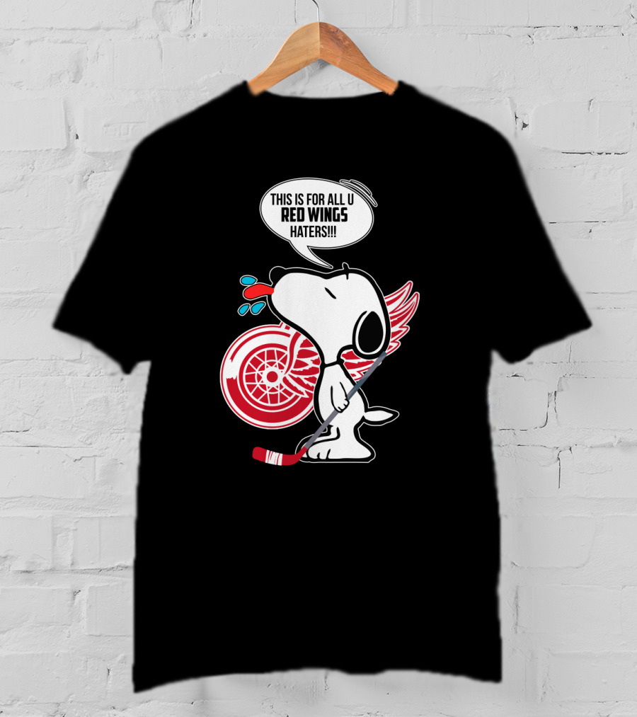 Snoopy Shows Love With Detroit Red Wings Logo And Hockey Stick T-Shirt