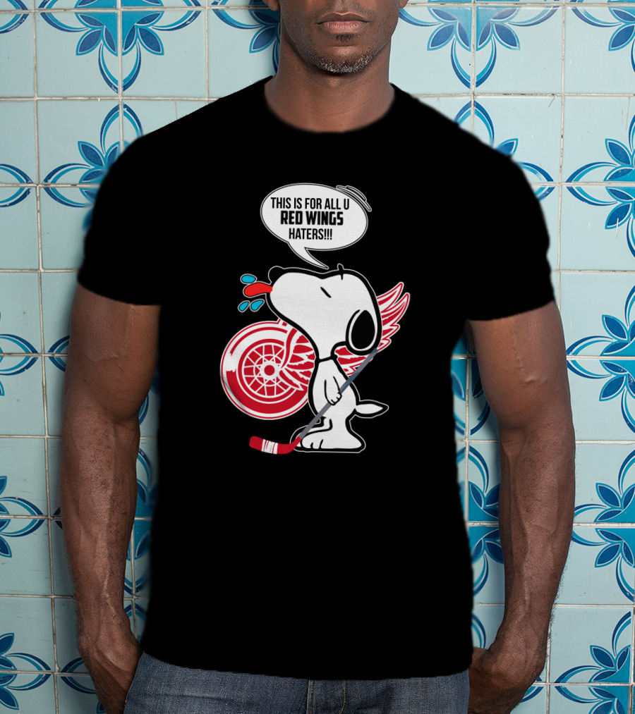 Snoopy Shows Love With Detroit Red Wings Logo And Hockey Stick T-Shirt