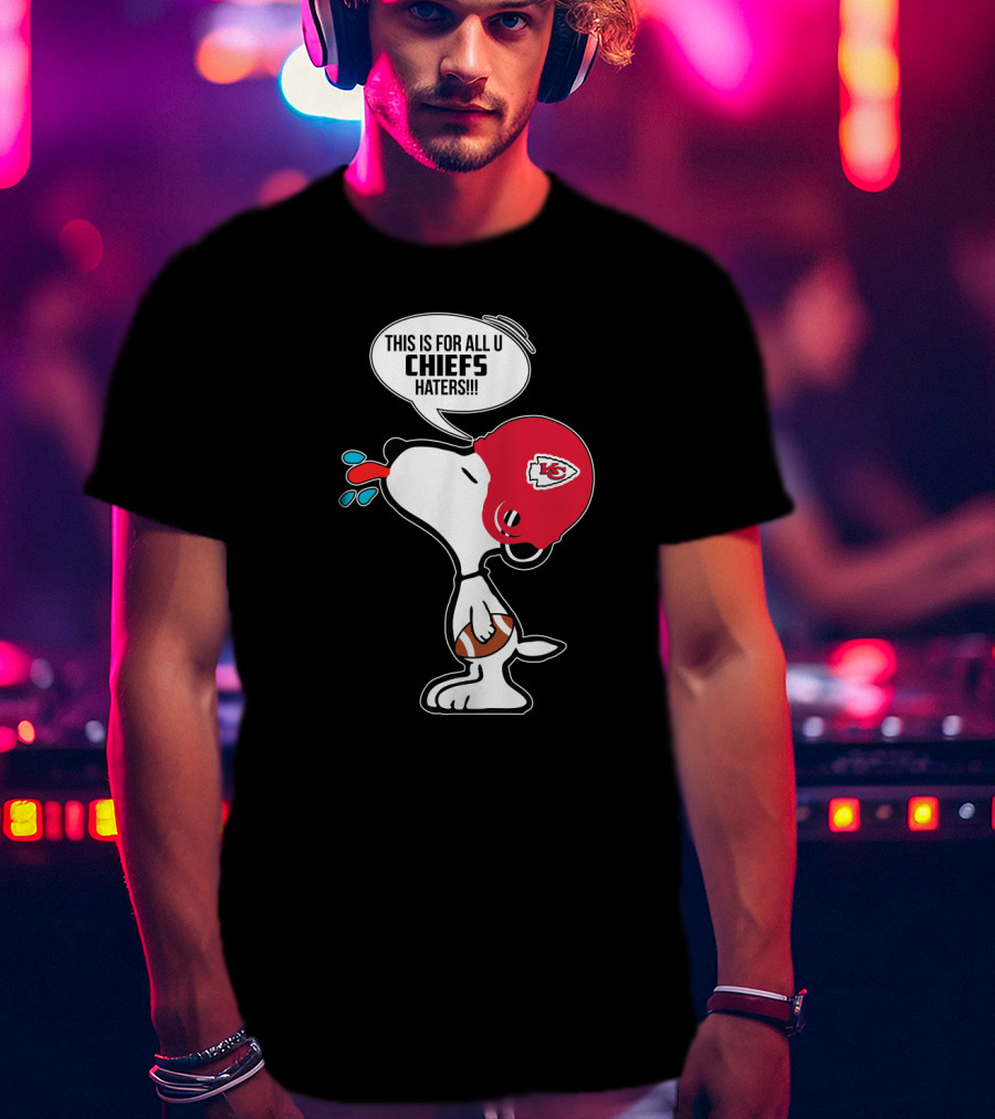 Snoopy Kansas City Chiefs Helmet Football Haters Speech Bubble T-Shirt
