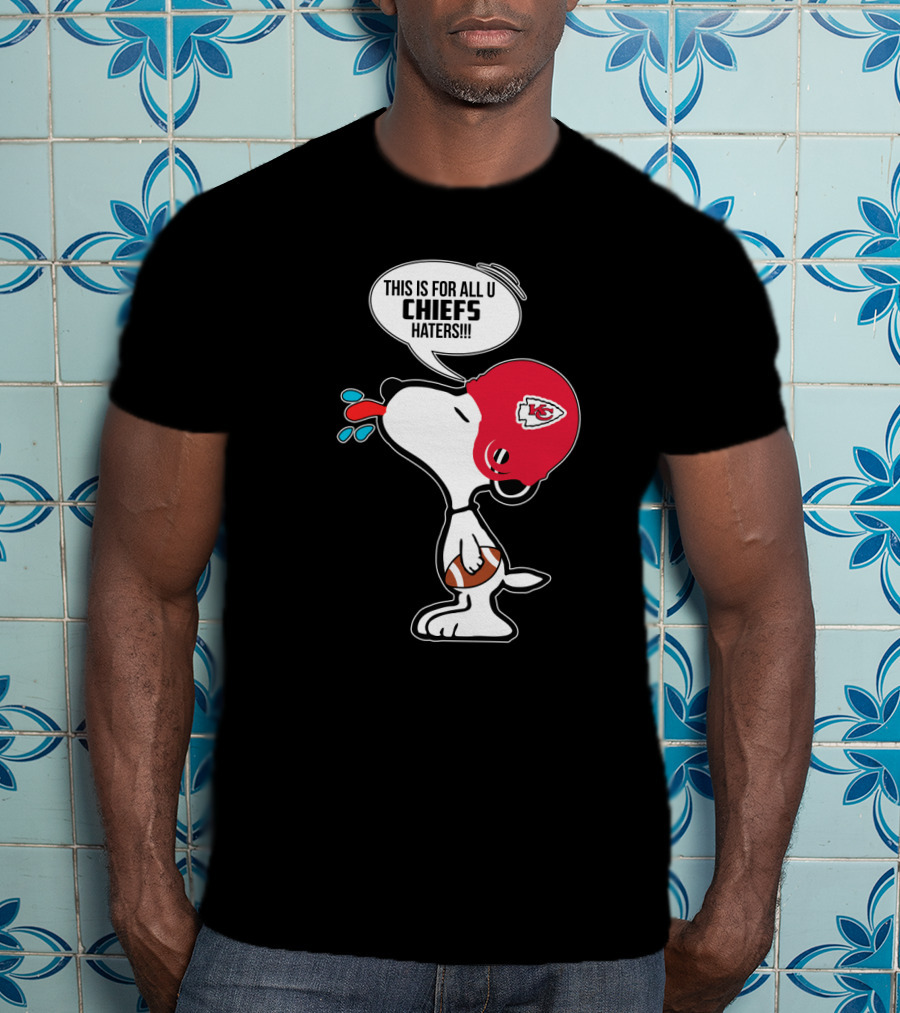 Snoopy Kansas City Chiefs Helmet Football Haters Speech Bubble T-Shirt