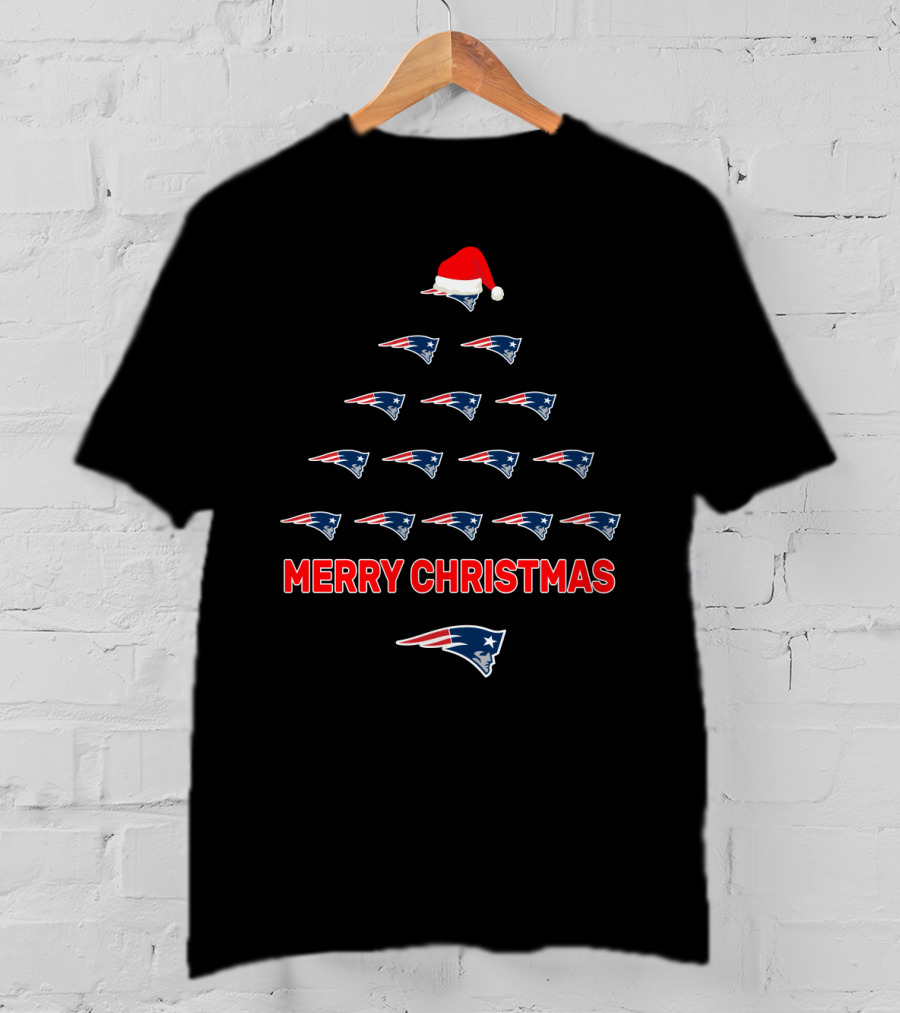 Merry Christmas New England Patriots Santa Hat Tree T-Shirt