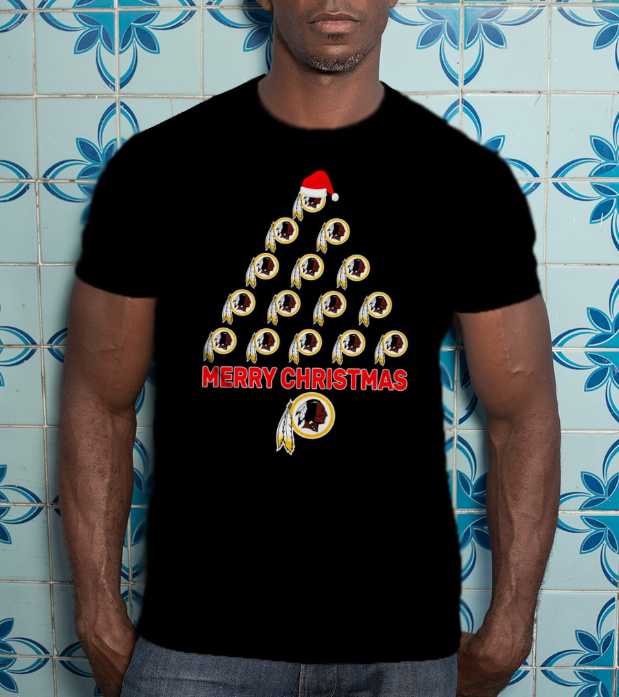 Merry Christmas Tree For Washington Redskins Fans With Santa Hat T-Shirt