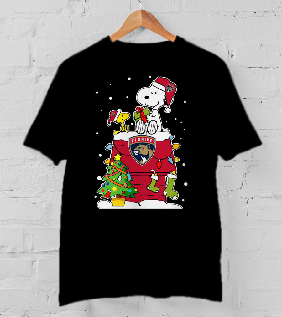Florida Panthers Christmas Snoopy Gift Scene Peanuts Holiday T-Shirt