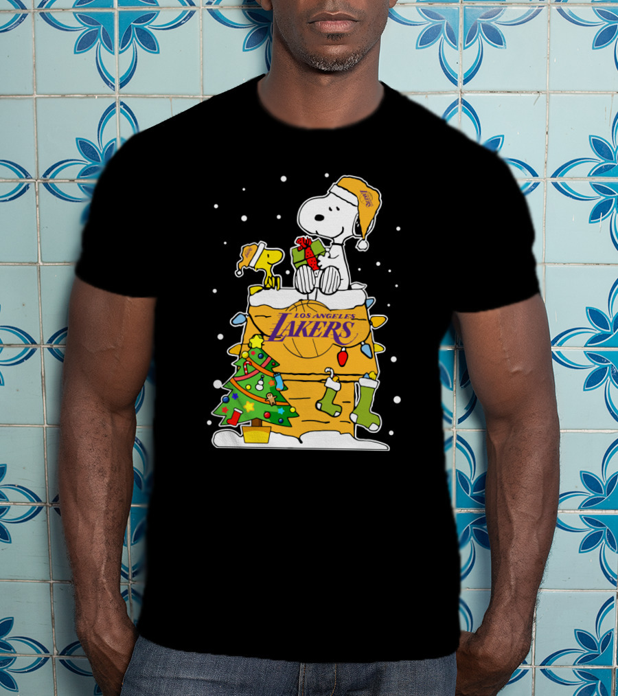 Los Angeles Lakers Christmas Snoopy And Woodstock Holiday Scene T-Shirt