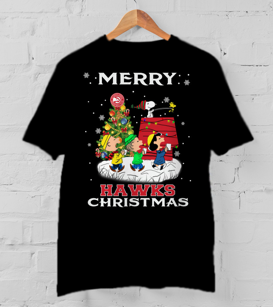 Merry Atlanta Hawks Christmas With Snoopy And Peanuts Holiday Scene T-Shirt