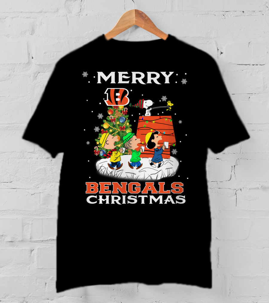 Merry Bengals Christmas For Snoopy And Peanuts Fans T-Shirt