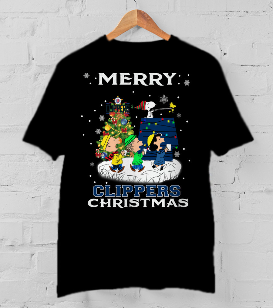 Merry La Clippers Christmas Snoopy Fans Peanuts Festive Scene T-Shirt