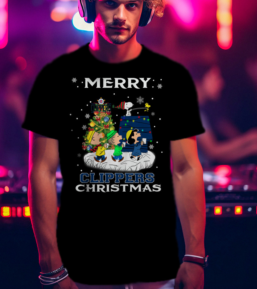 Merry La Clippers Christmas Snoopy Fans Peanuts Festive Scene T-Shirt