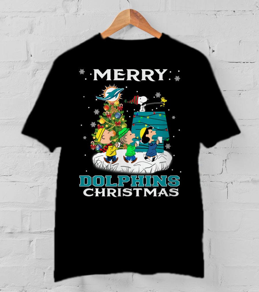 Merry Miami Dolphins Christmas With Snoopy And Woodstock Holiday Scene T-Shirt