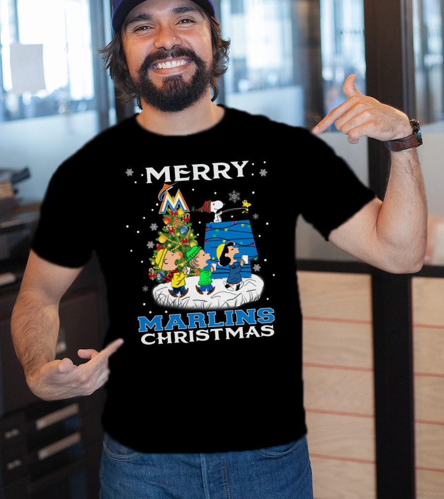 Merry Miami Marlins Christmas Featuring Peanuts Snoopy Woodstock Caroling T-Shirt