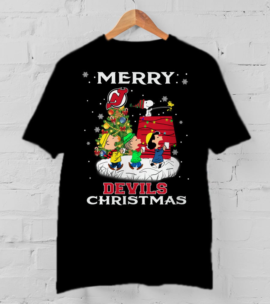 Merry New Jersey Devils Christmas With Snoopy And Peanuts Characters T-Shirt