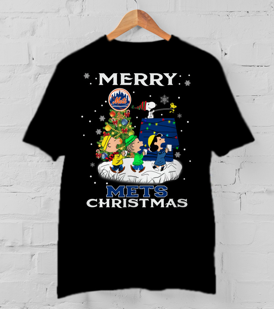 New York Mets Christmas Featuring Snoopy And Peanuts Characters T-Shirt