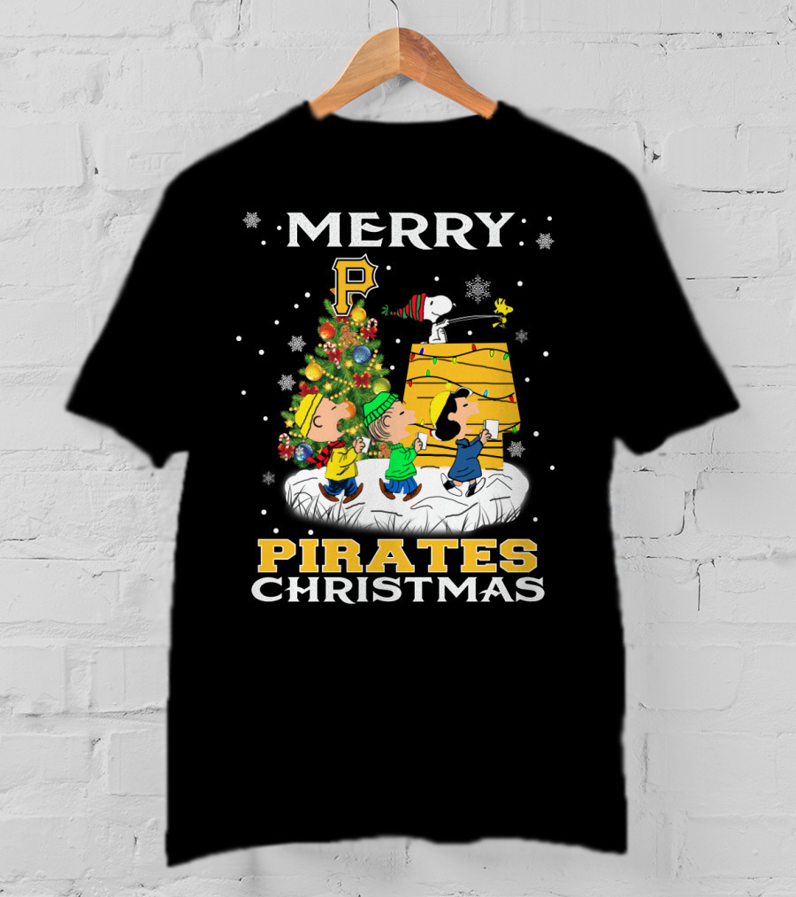 Merry Pittsburgh Pirates Christmas With Snoopy And Peanuts Characters T-Shirt