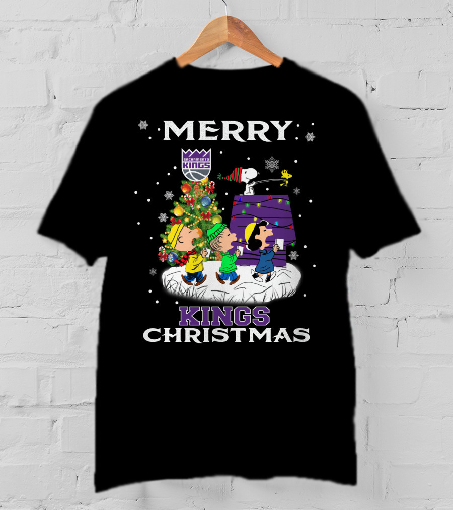 Merry Sacramento Kings Christmas For Snoopy Fans Peanuts Holiday Scene T-Shirt