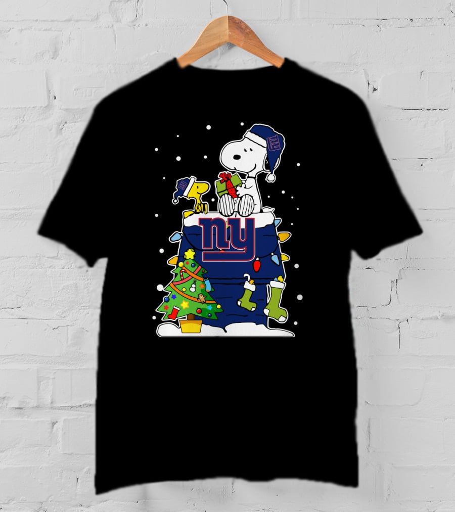 New York Giants Snoopy And Woodstock Christmas Tree Snow Winter T-Shirt