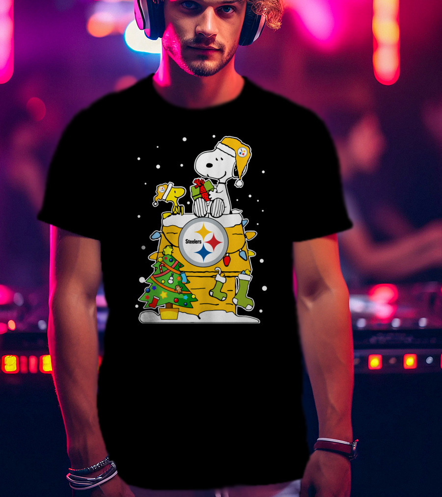Pittsburgh Steelers Christmas Snoopy And Woodstock House With Holiday Decorations T-Shirt