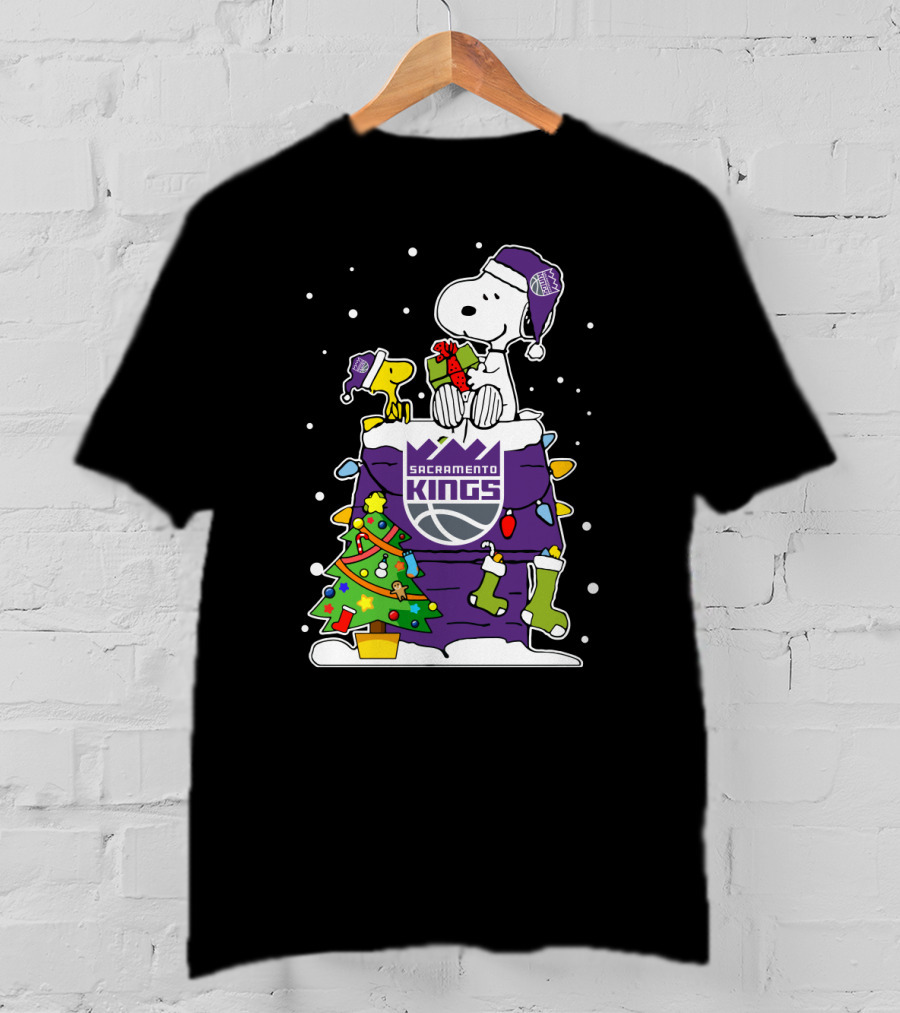 Sacramento Kings Snoopy Lover Christmas Surprise T-Shirt
