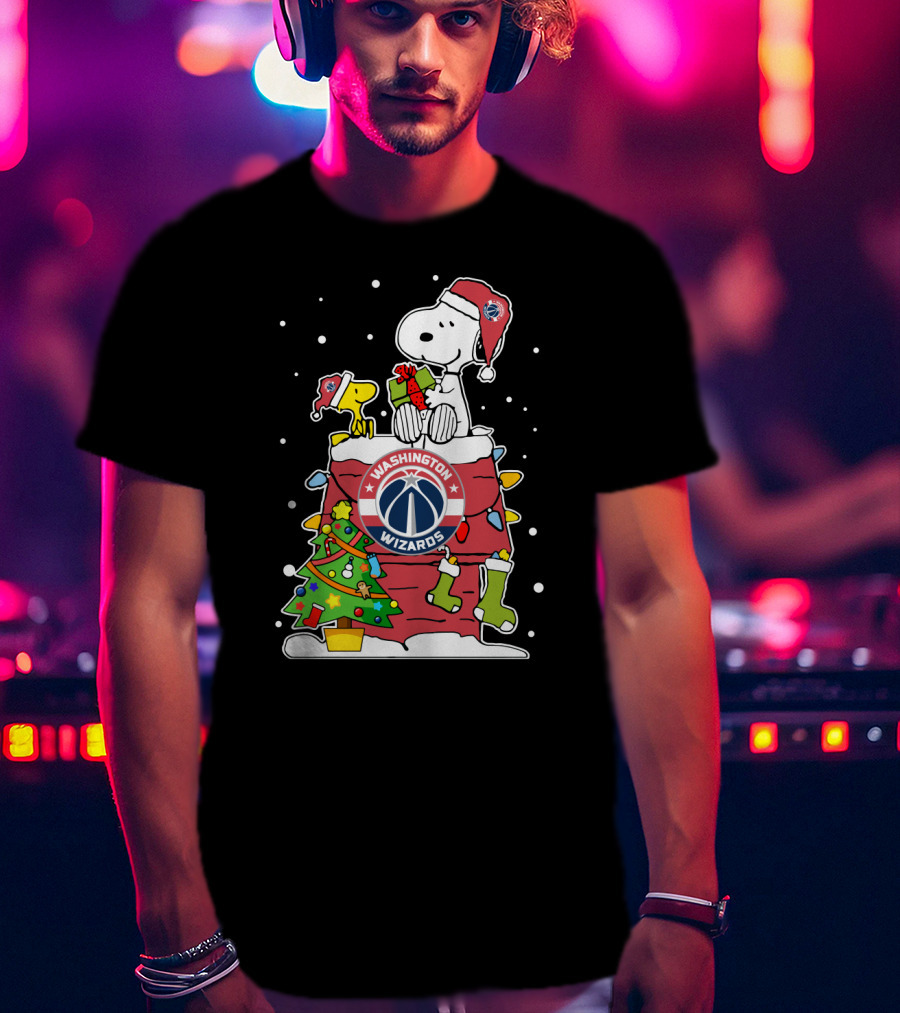 Washington Wizards Snoopy Christmas Santa Hat Peanuts Charlie Brown T-Shirt