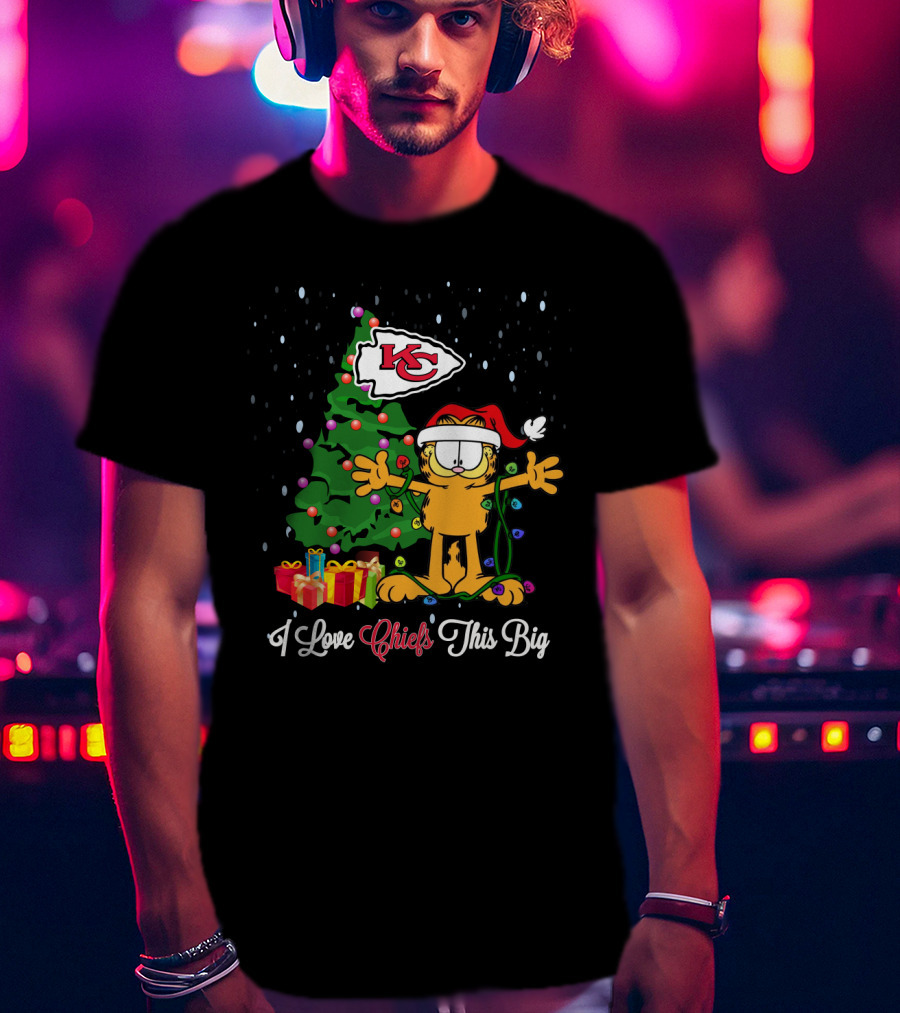 I Love Chiefs This Big Xmas Garfield Cat Kansas City Chiefs Christmas Tree T-Shirt