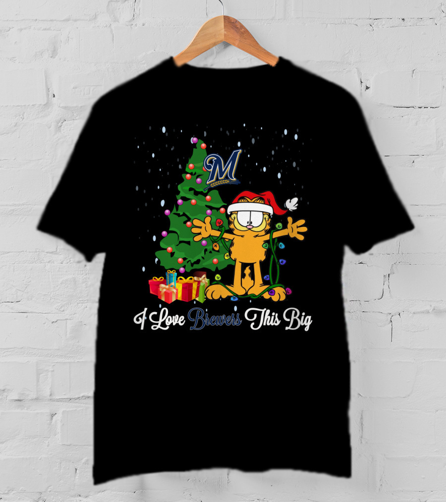 Milwaukee Brewers Xmas With Garfield I Love Brewers This Big Christmas Tree And Gifts T-Shirt