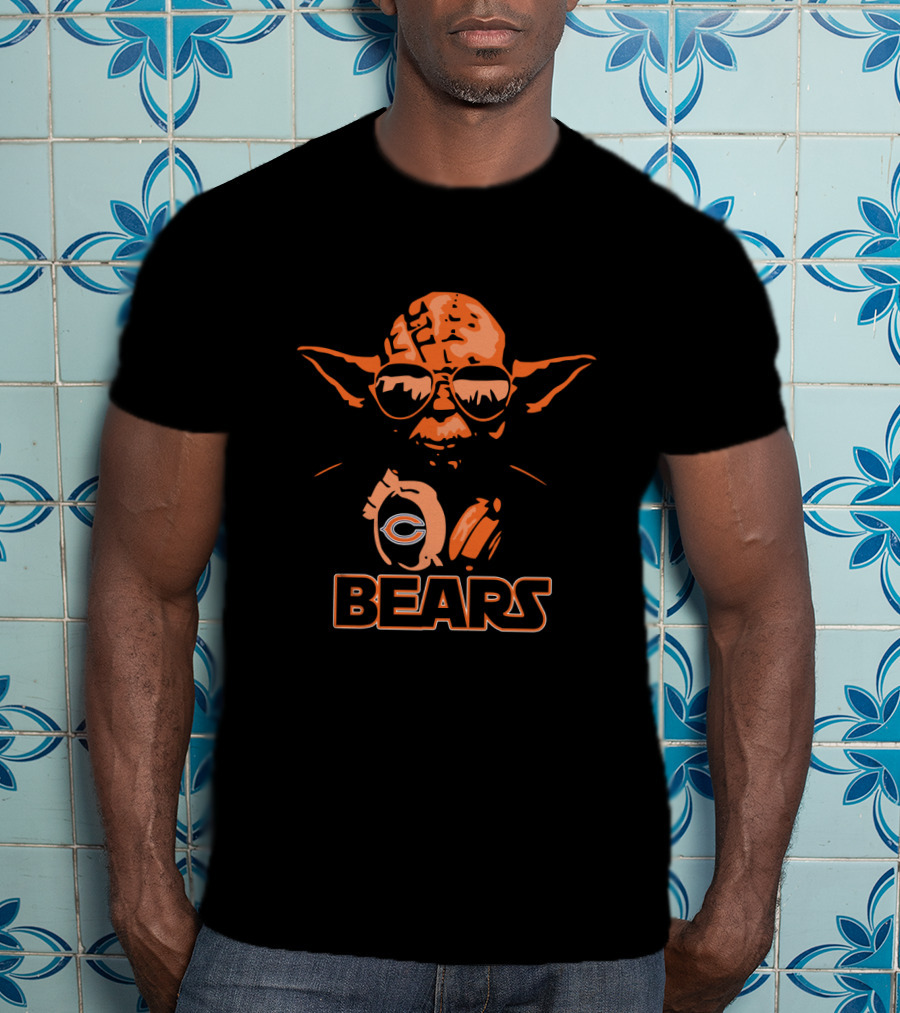 Yoda Bears Star Wars And Chicago Bears Fans Football Crossover T-Shirt