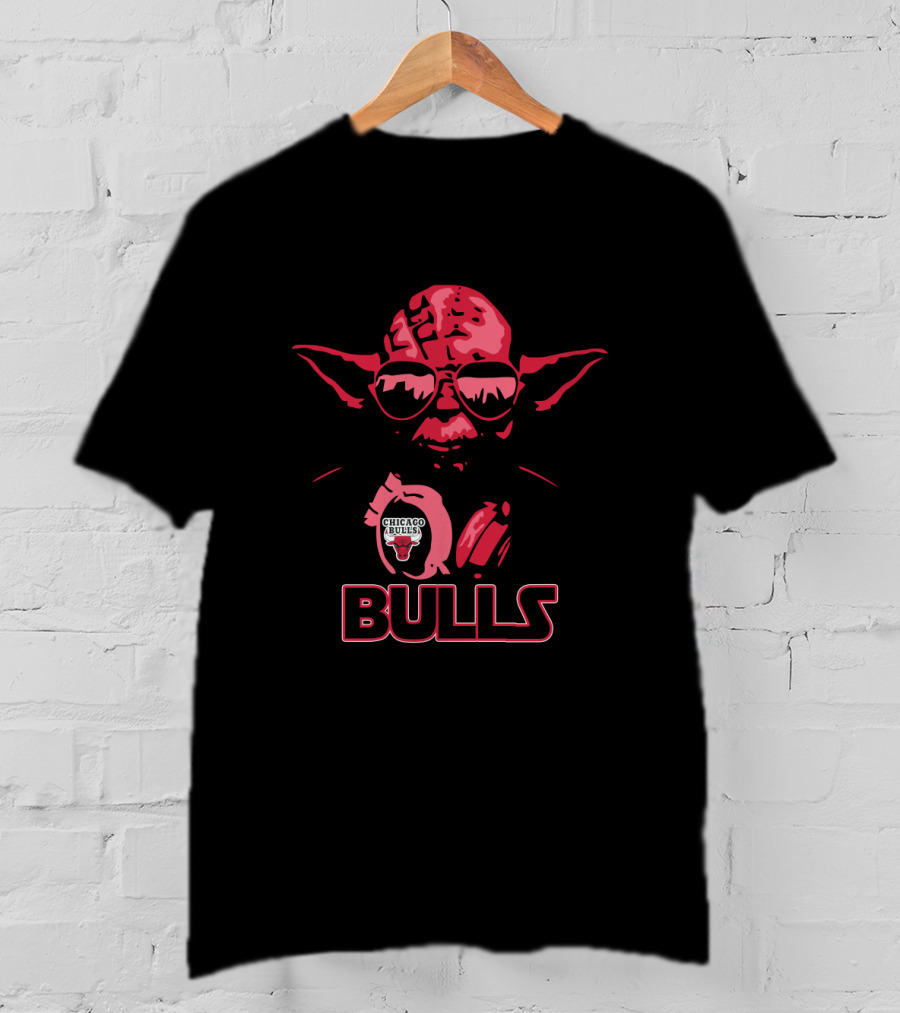 Yoda Star Wars Chicago Bulls Fans Bulls Logo Sunglasses T-Shirt