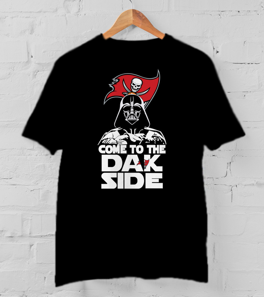 Come To The Dak Side With Darth Vader And Tampa Bay Buccaneers Flag T-Shirt