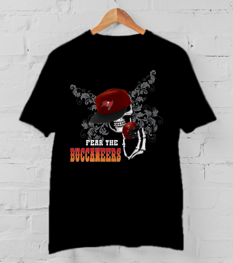 Fear The Buccaneers Tampa Bay Skull And Helmet T-Shirt