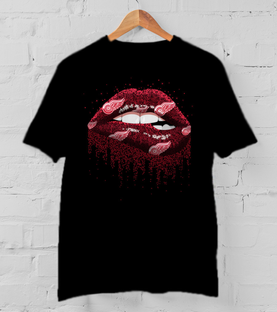 Detroit Red Wings Glittery Lips Fan T-Shirt