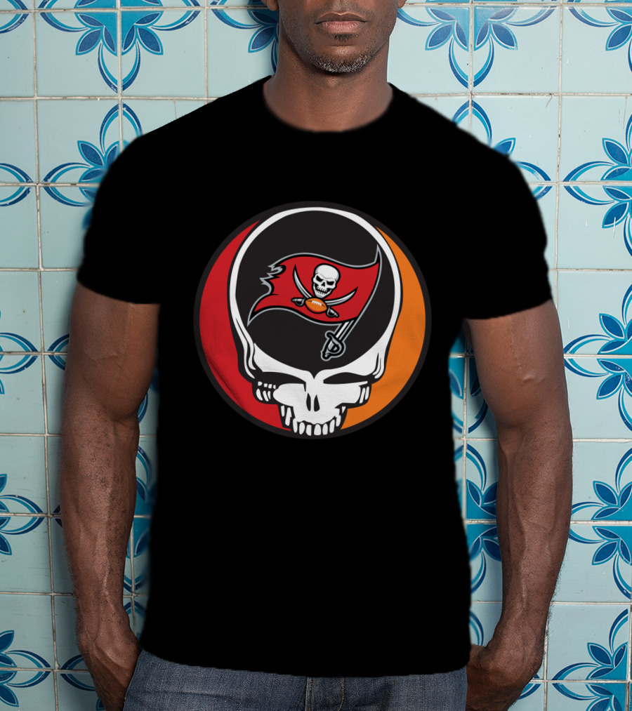 Grateful Dead Skull With Tampa Bay Buccaneers Flag T-Shirt