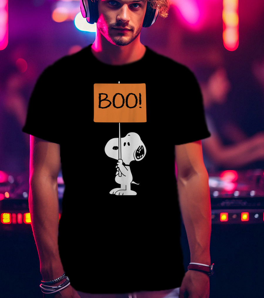Peanuts Halloween Snoopy Holding Boo Sign T-Shirt