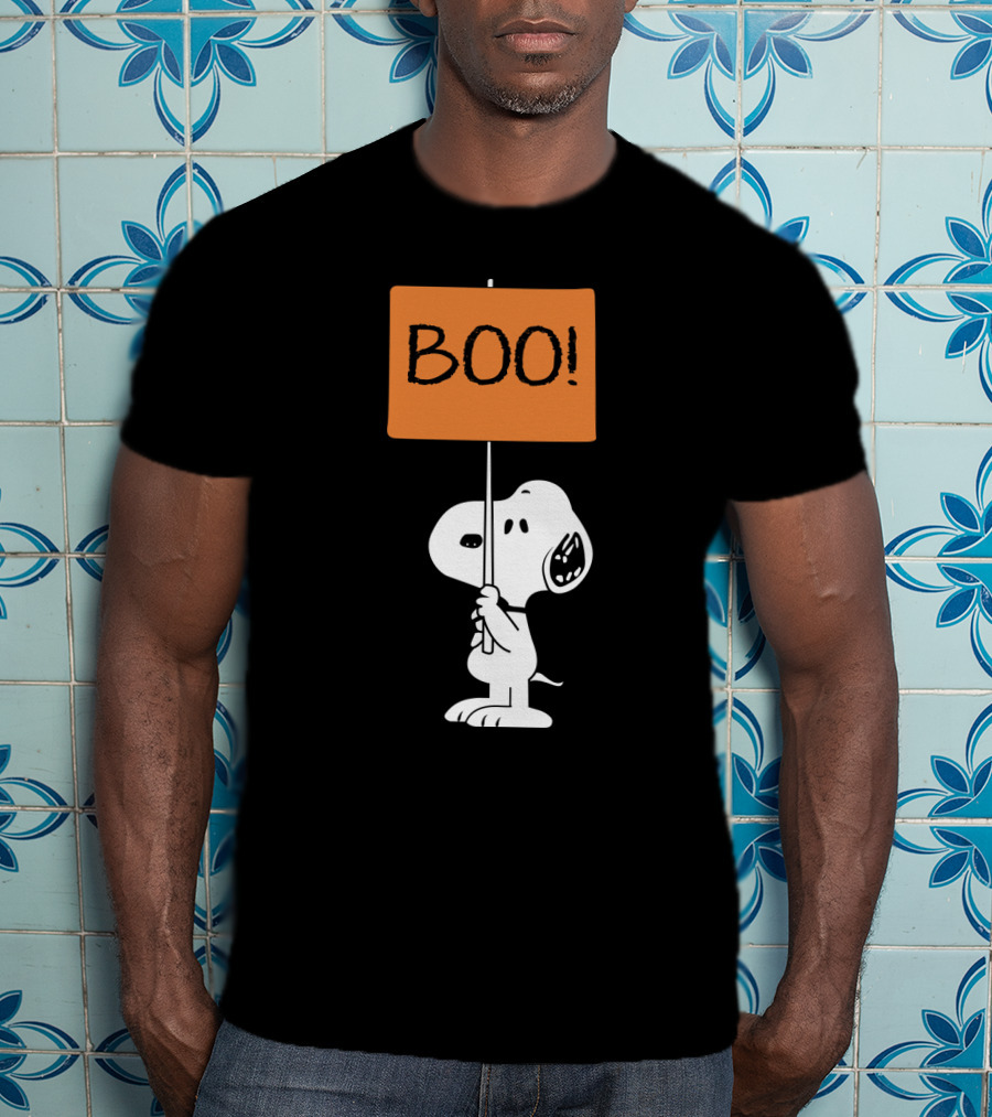 Peanuts Halloween Snoopy Holding Boo Sign T-Shirt