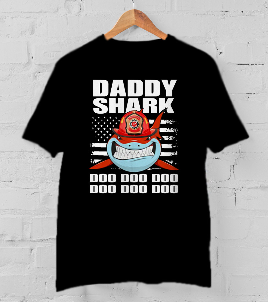 Daddy Shark Firefighter Red Helmet American Flag Doo Doo Doo T-Shirt