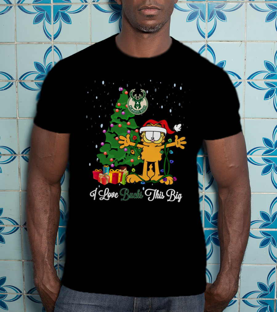 Milwaukee Bucks I Love Bucks This Big Christmas Tree And Holiday Scene T-Shirt