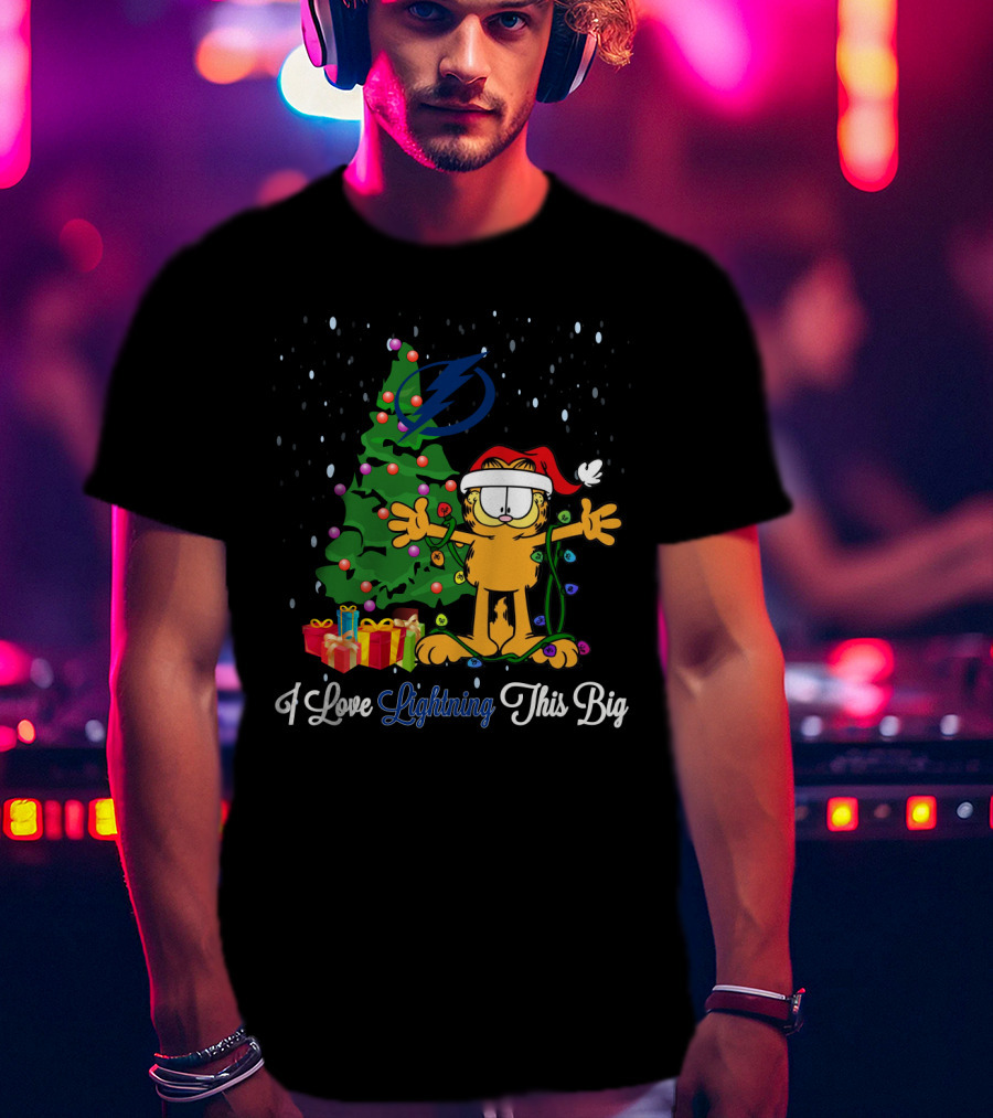 I Love Tampa Bay Lightning This Big Christmas Tree And Garfield Gifts T-Shirt