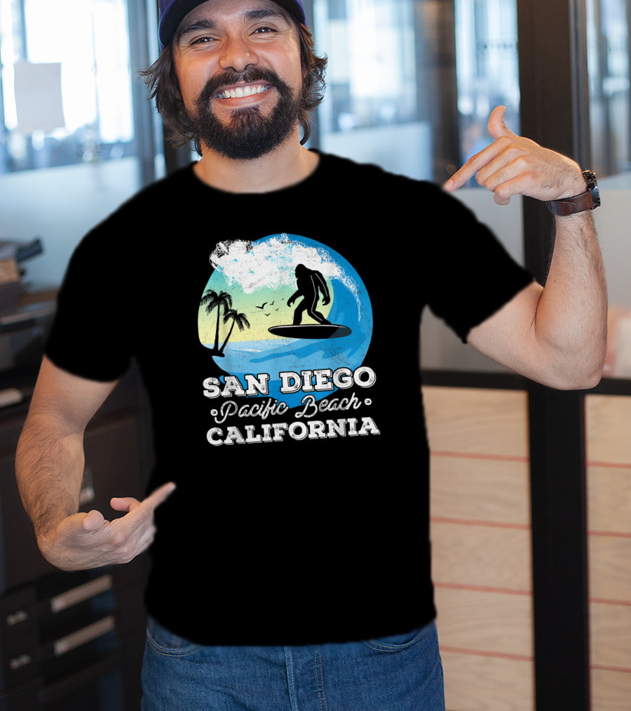 San Diego Pacific Beach California Bigfoot Surfer Adventure Scene T-Shirt