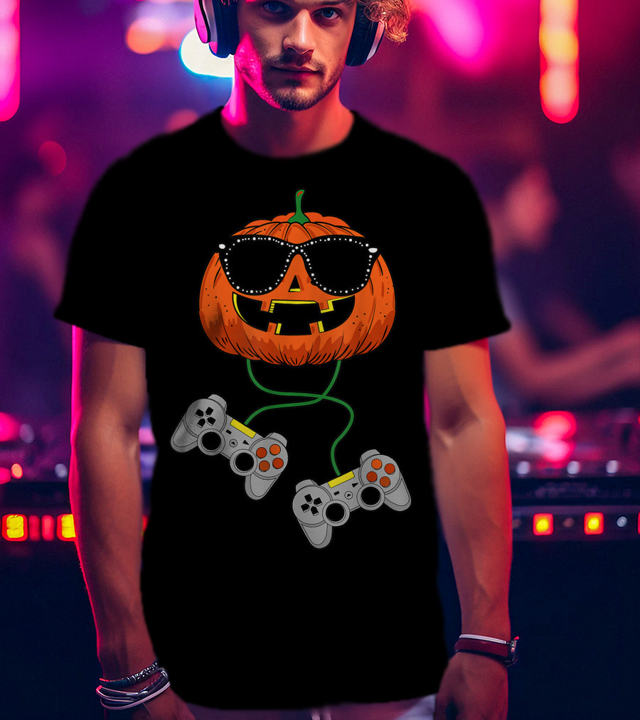 Halloween Jack O Lantern Gamer With Sunglasses And Game Controllers T-Shirt