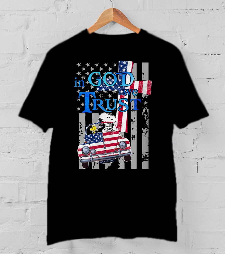 In God We Trust Snoopy Woodstock American Flag Car Patriot T-Shirt