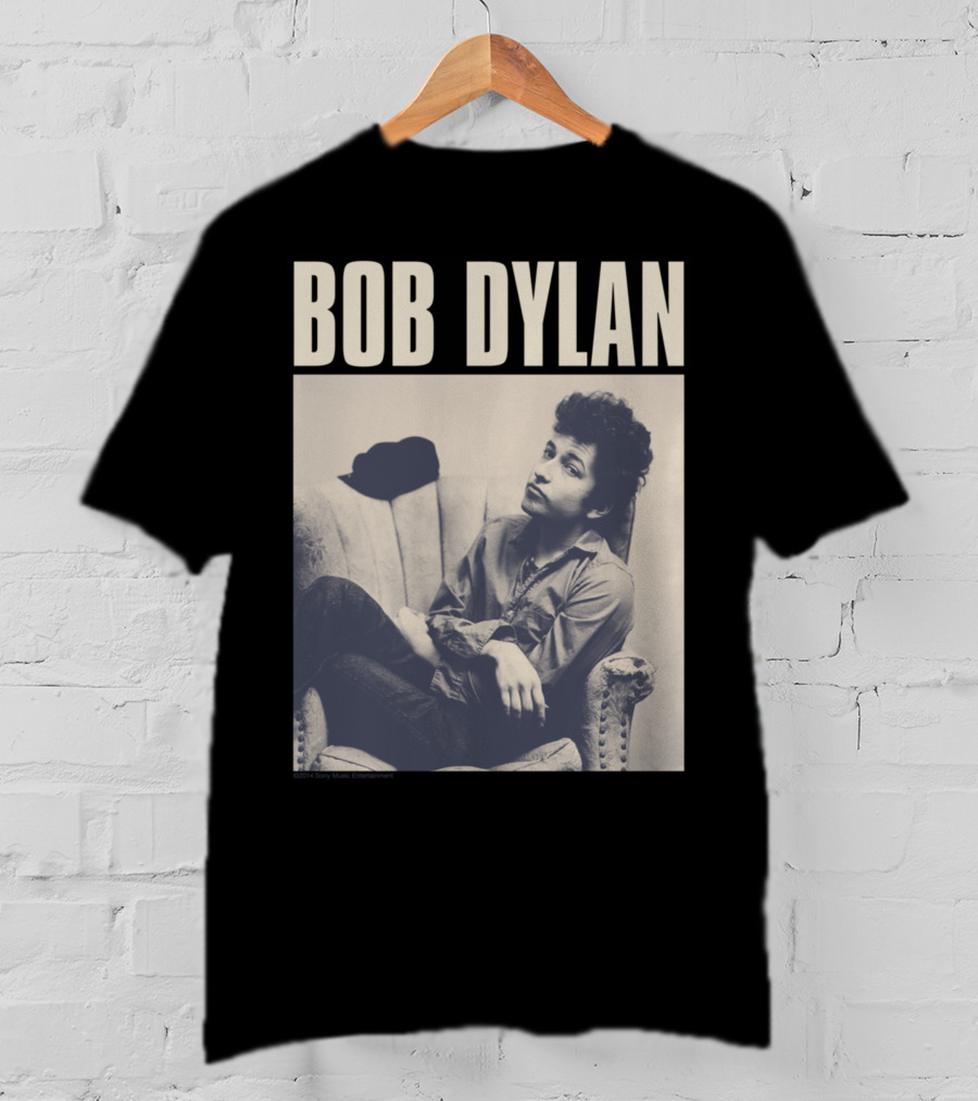 Bob Dylan Sitting On Chair Iconic Photo T-Shirt