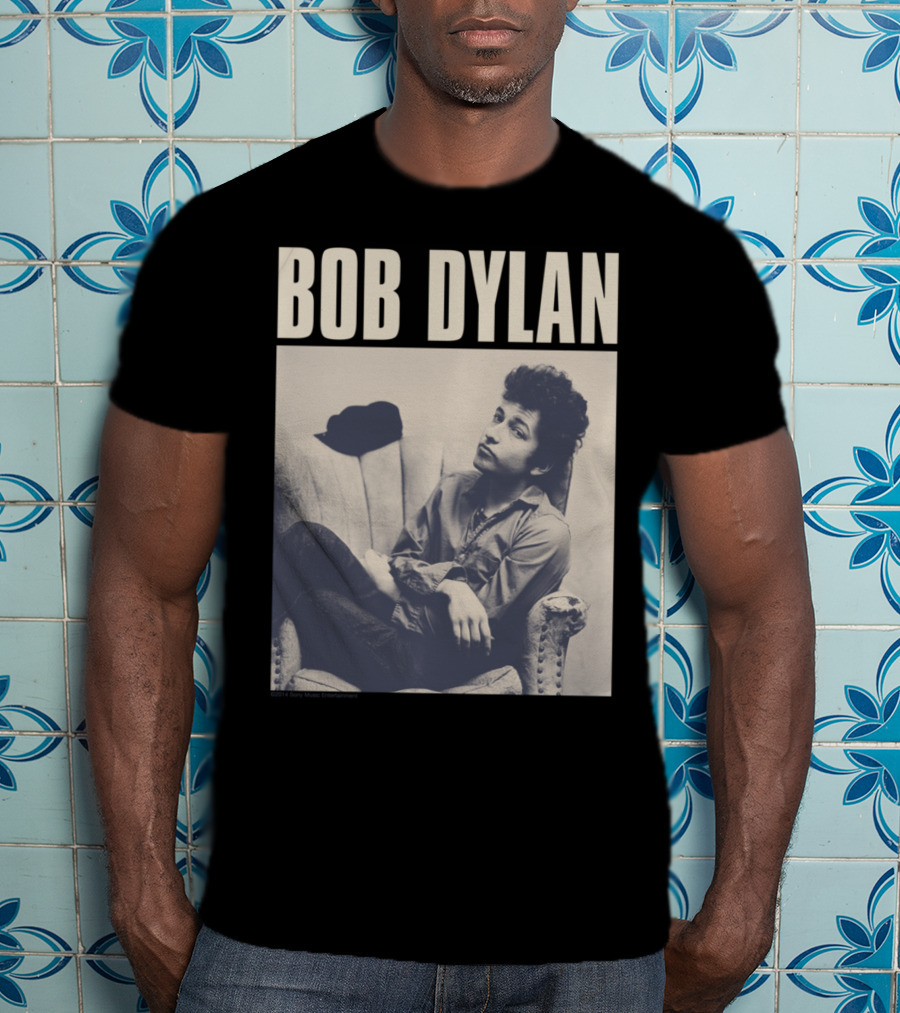Bob Dylan Sitting On Chair Iconic Photo T-Shirt