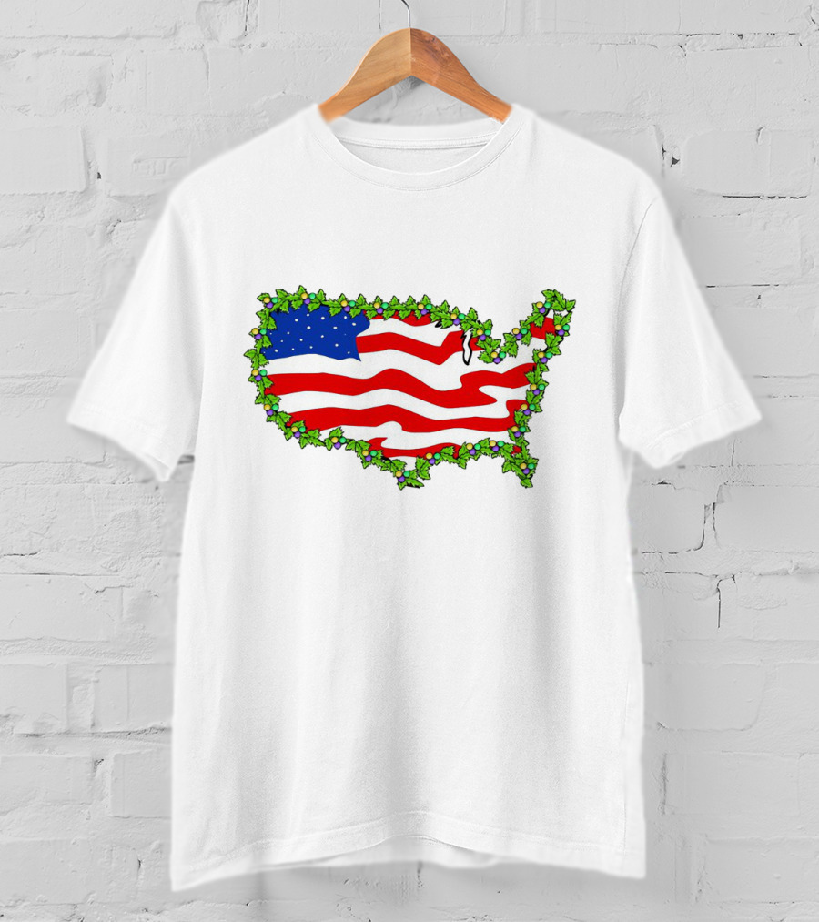 United States Map With Flag And Christmas Holly Decoration T-Shirt